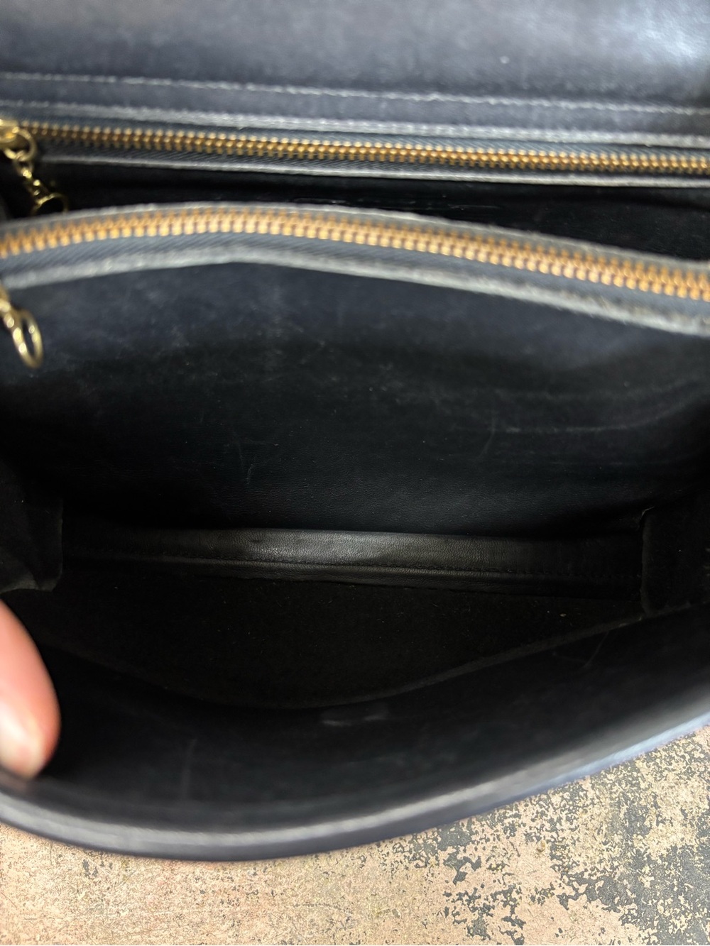 Vintage 9977 Coach Manor Black Leather Top-Handle Satchel with Gold Turn-Lock - Picture 10 of 12